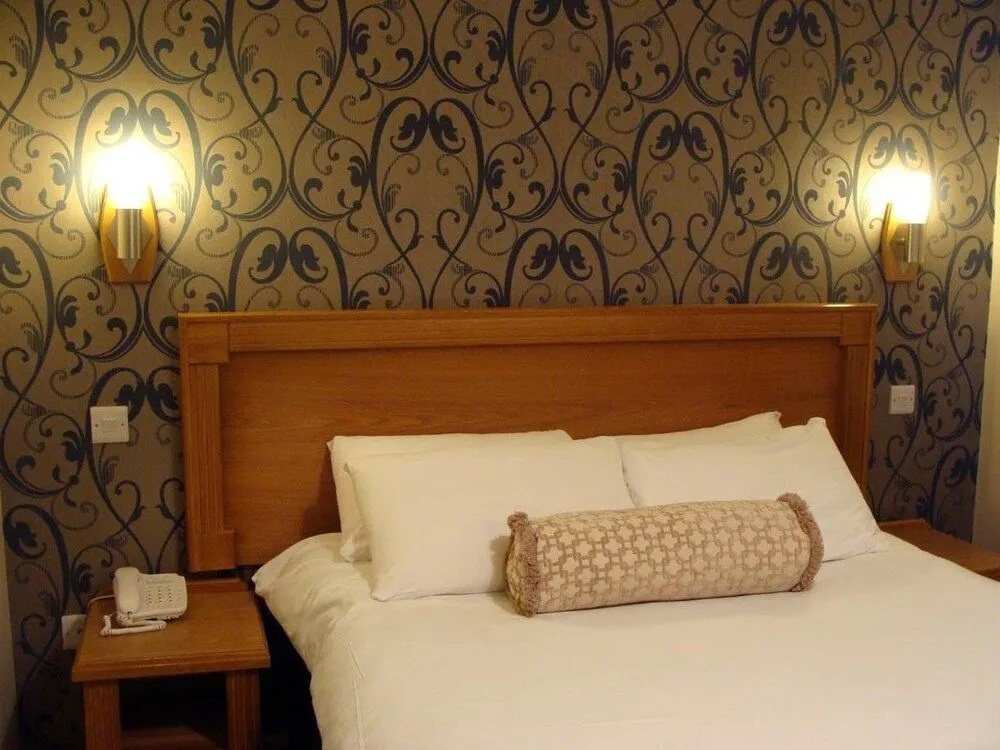 Creighton Hotel