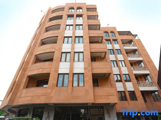 Apart hotel on Saryan Str 26/3