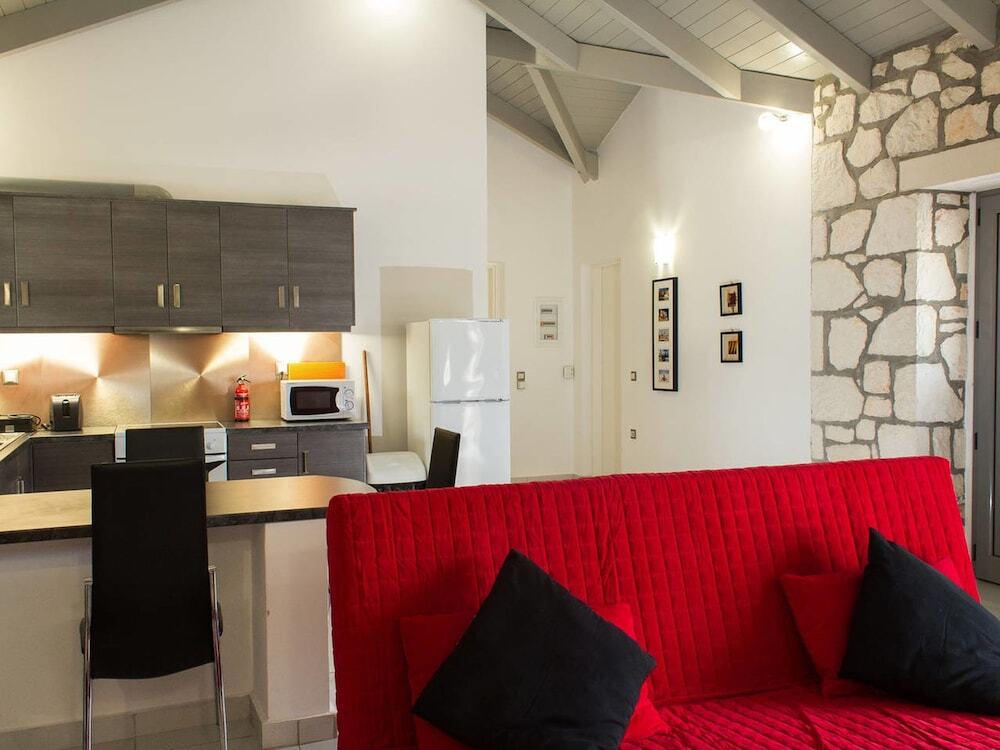 Welcoming Villa near Sea in Agrilia 3 * - pic #2