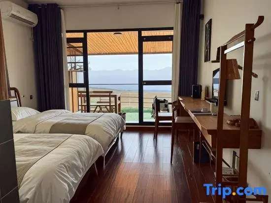 Standard Double room with courtyard view (full double bed)