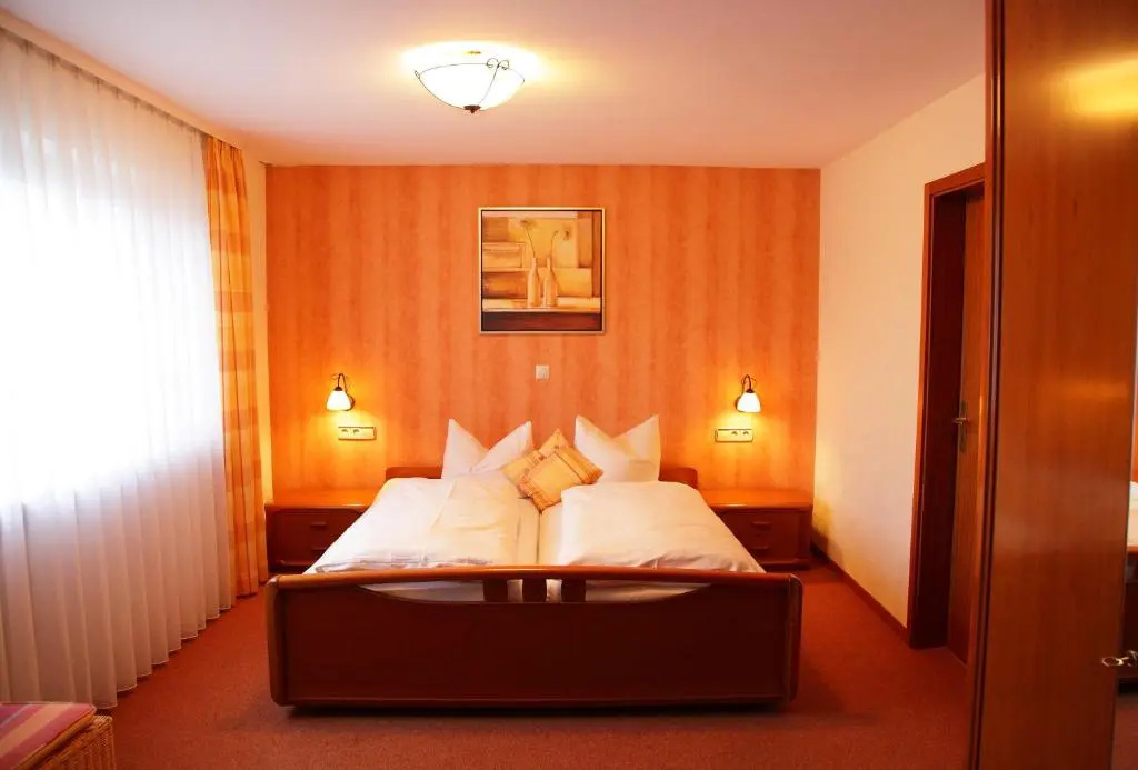 Standard Double room (full double bed)