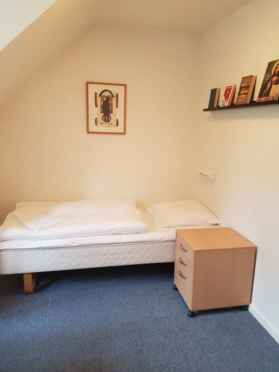 Economy room