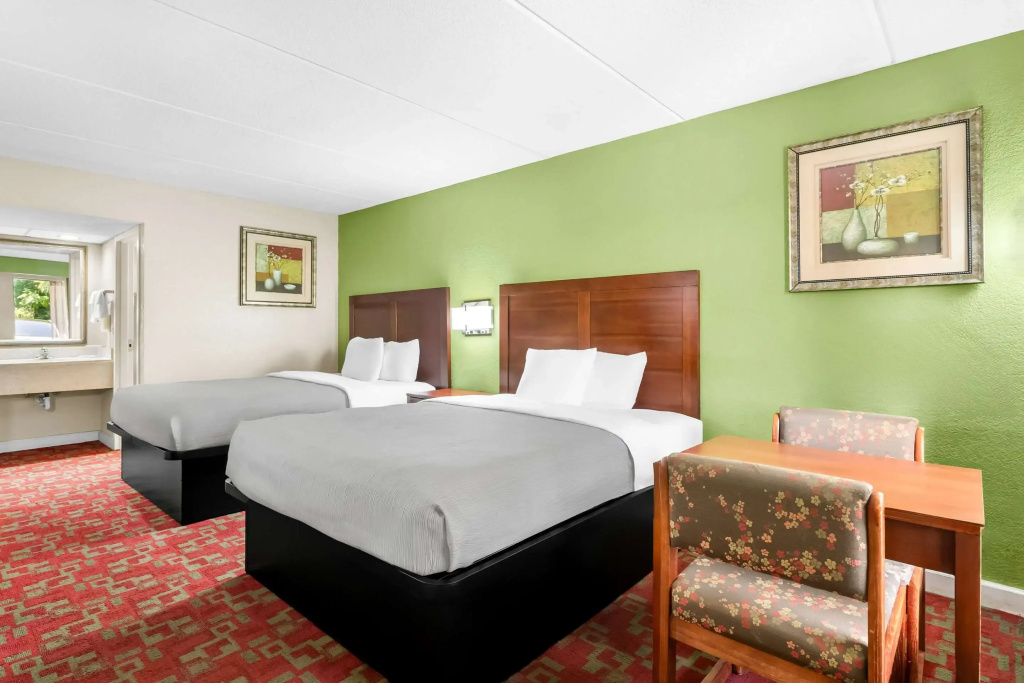 Standard Quadruple room