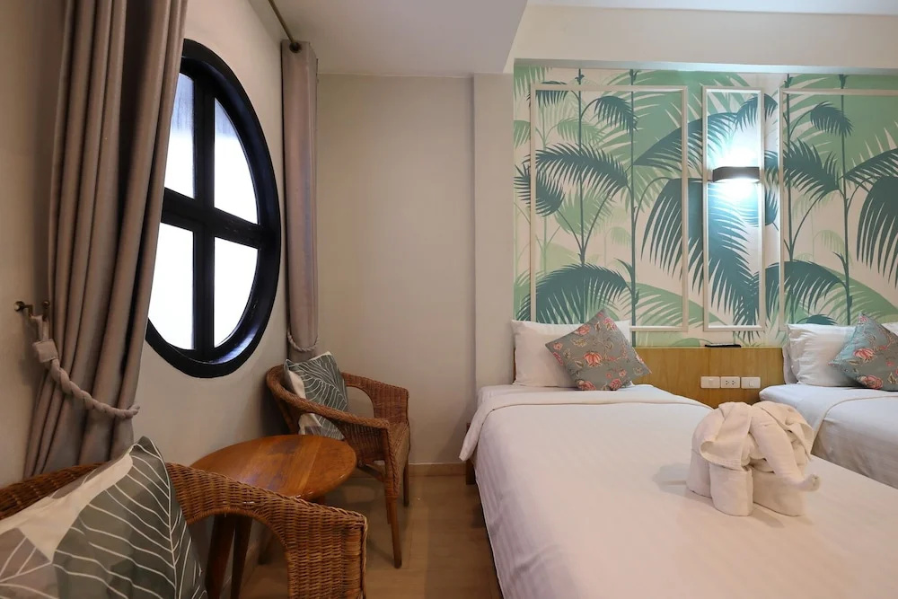 Poshtel Haven — 2