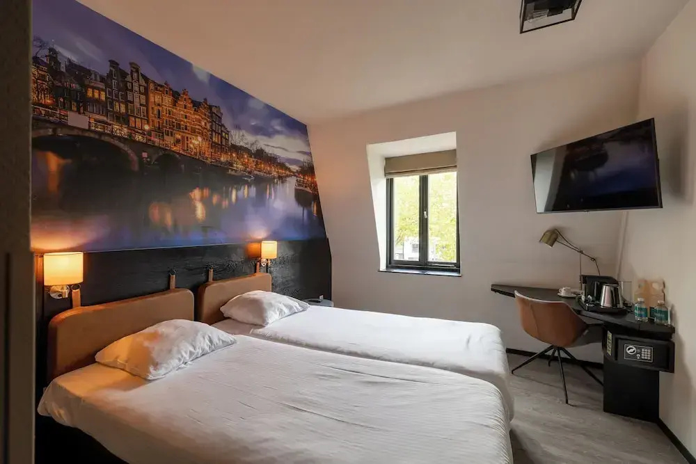 Standard Double room (full double bed)
