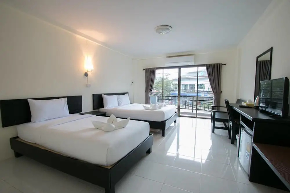 Standard Triple room with balcony