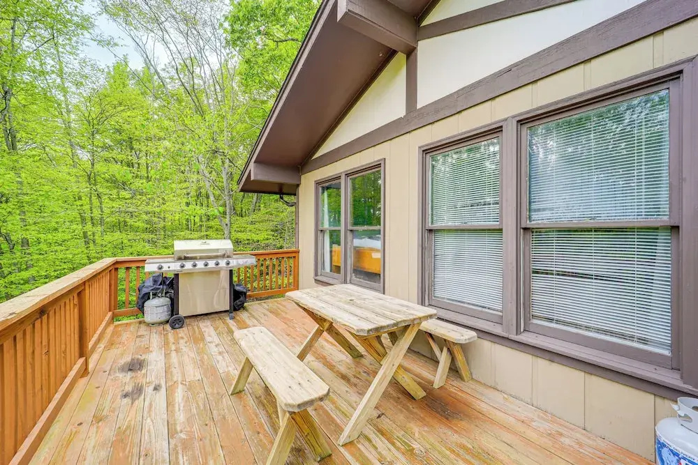 Hike, Ski & Unwind: Woodsy Beech Mountain Retreat