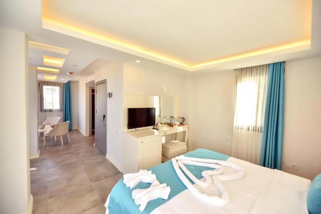 Отель Monastery Suites Hotel в Олюденизе