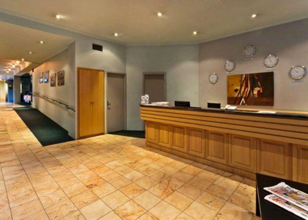 Lobby & Reception