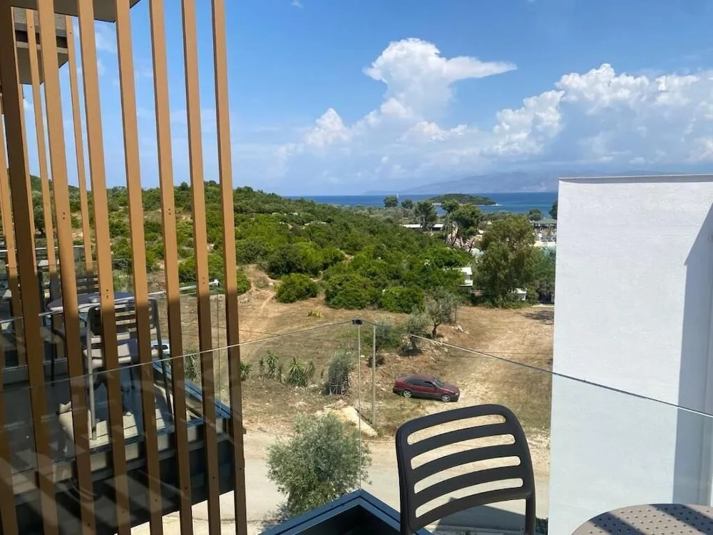 Balcony & Terrace