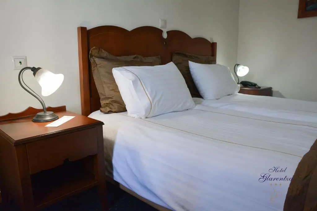 Standard Triple room with city view