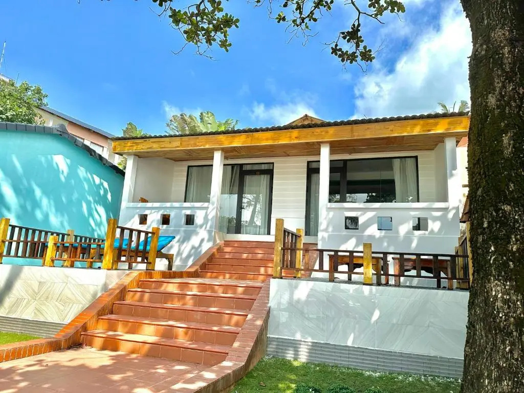 Luxury Double room beachfront (full double bed)