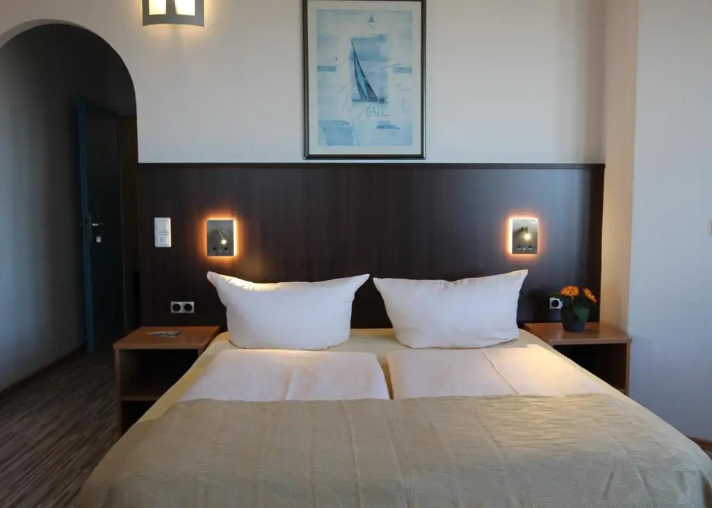 Standard Double room (full double bed)