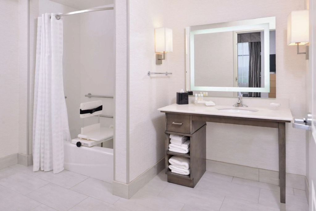 Homewood Suites by Hilton Des Moines Airport - 5
