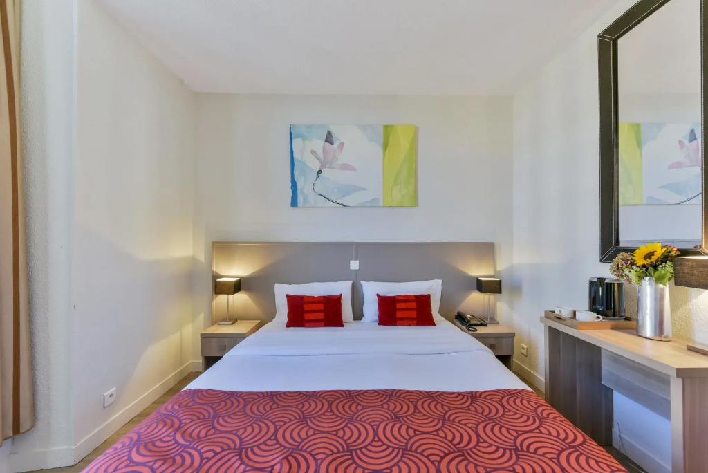 Hotel Bordeaux Clemenceau by HappyCulture by null