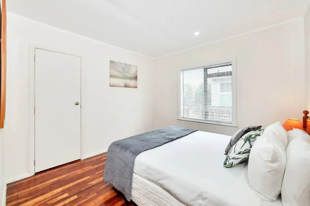 Kiwi Holiday Home near Airport