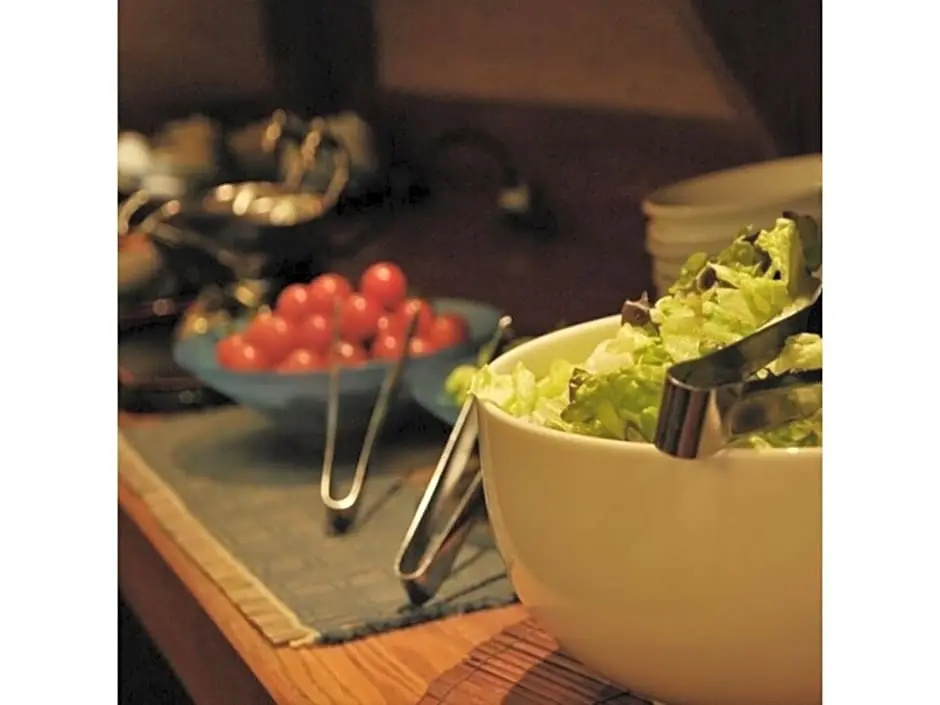 Food & Beverage