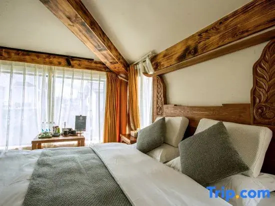 Presidential Double room (full double bed)