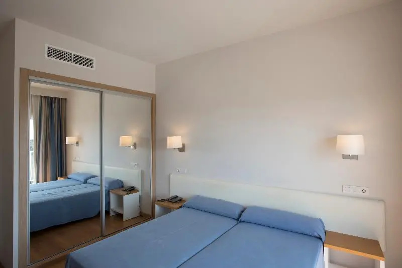 Standard Double room with balcony (twin beds)