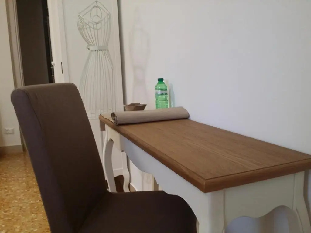 Deluxe Double room (full double bed)