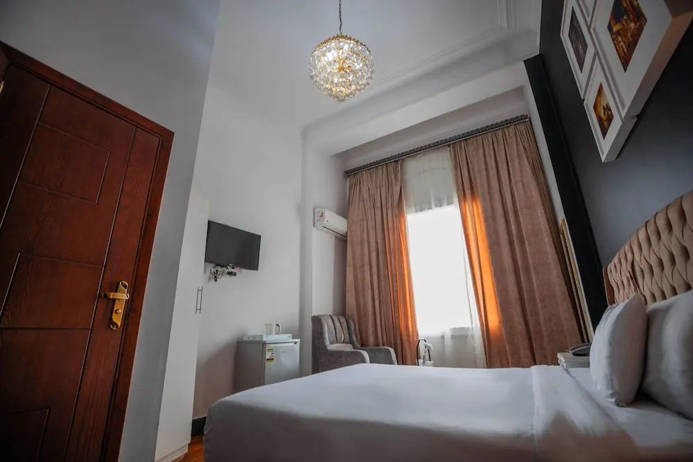 Comfort room