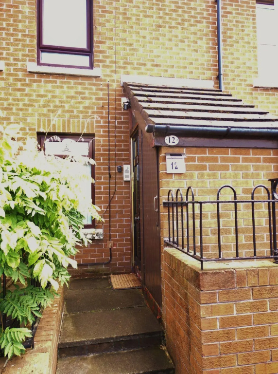 Belfast City Centre - Parking - Private Entrance - BHR Apartments