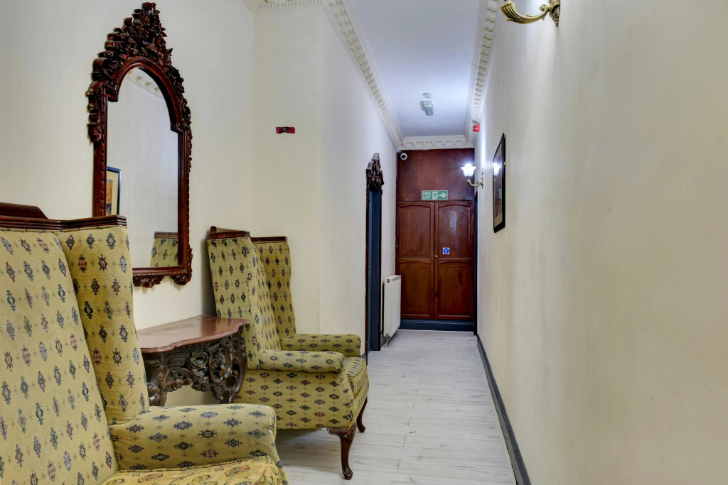 Empire Hotel - Général
