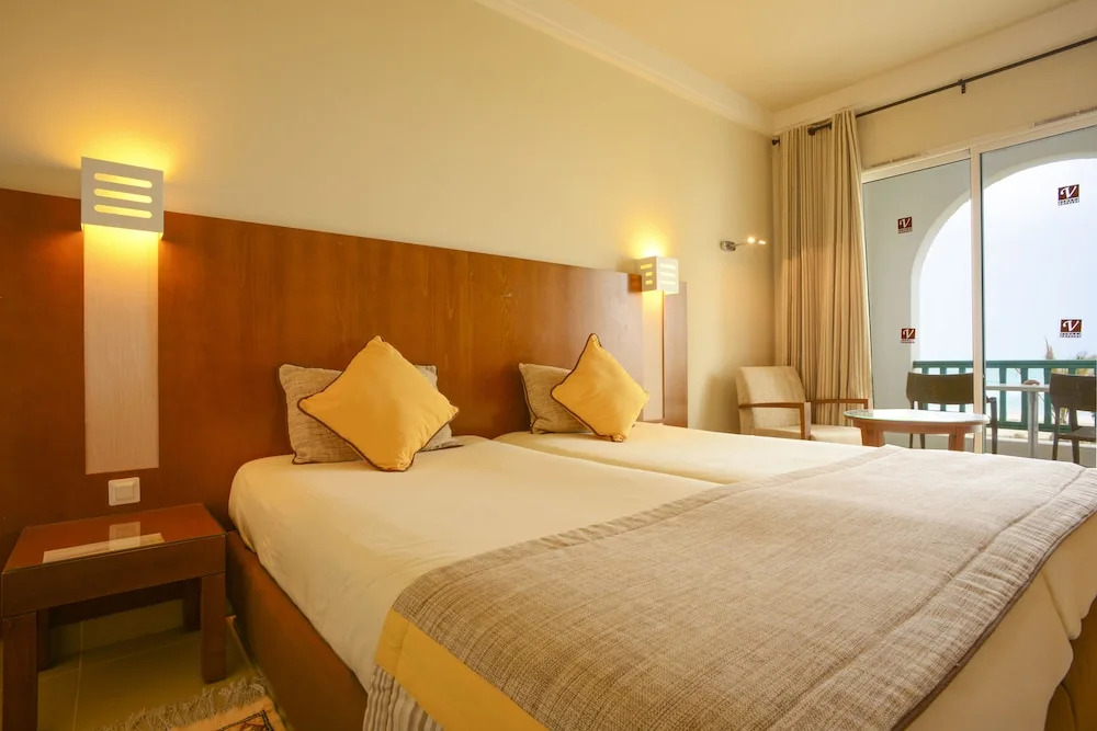 標準四人房，配有大床