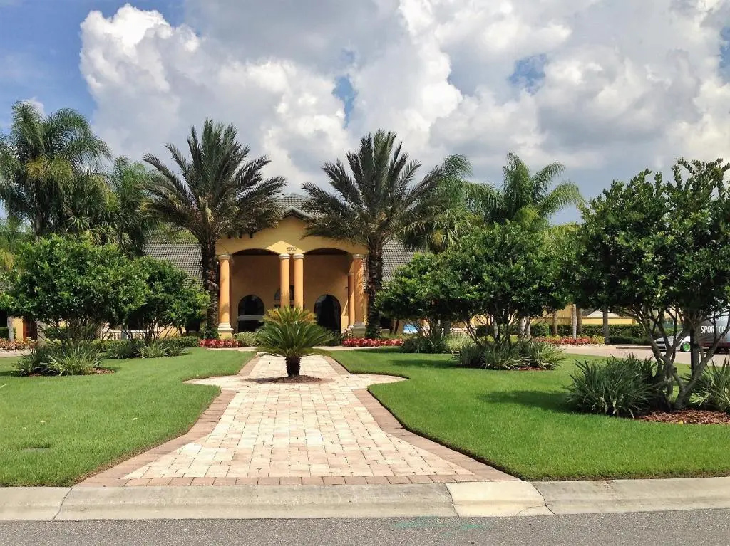Paradise Palms 8952 B