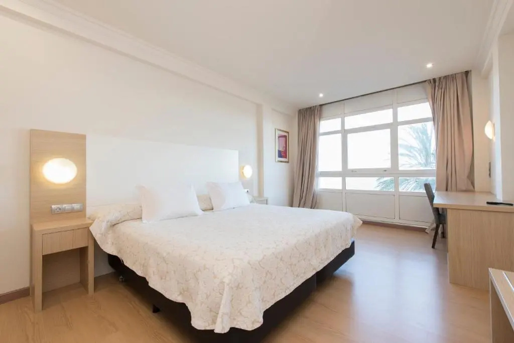 Classic Double room with sea view (full double bed)