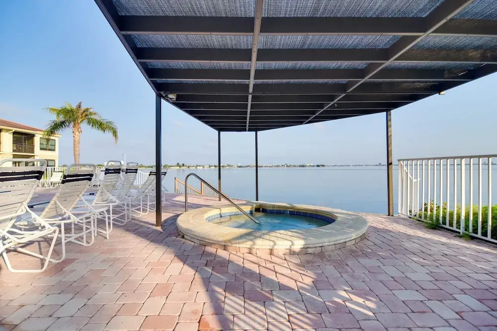Isla Del Sol Condo ~ 2 Miles to St Pete Beach!
