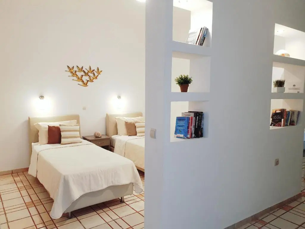 2 Bedrooms Apartment