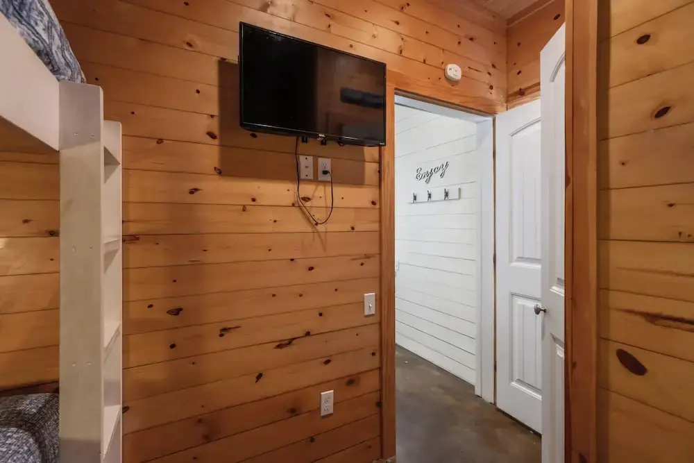 Prime Location 5 Bedrooms Pool Sleeps 14