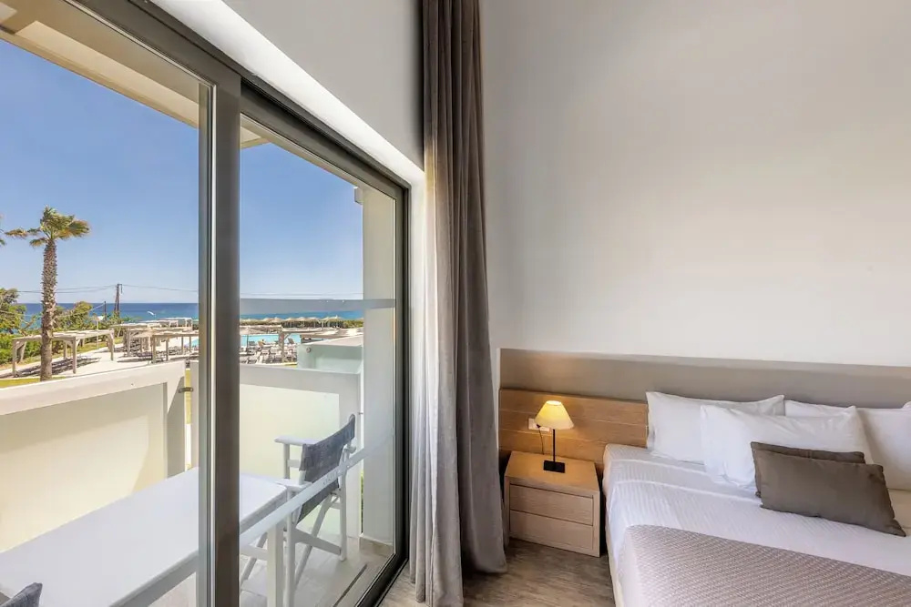 Standard Double room with sea view (full double bed)