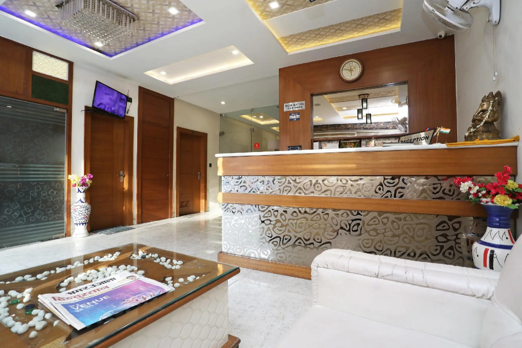Lobby & Reception