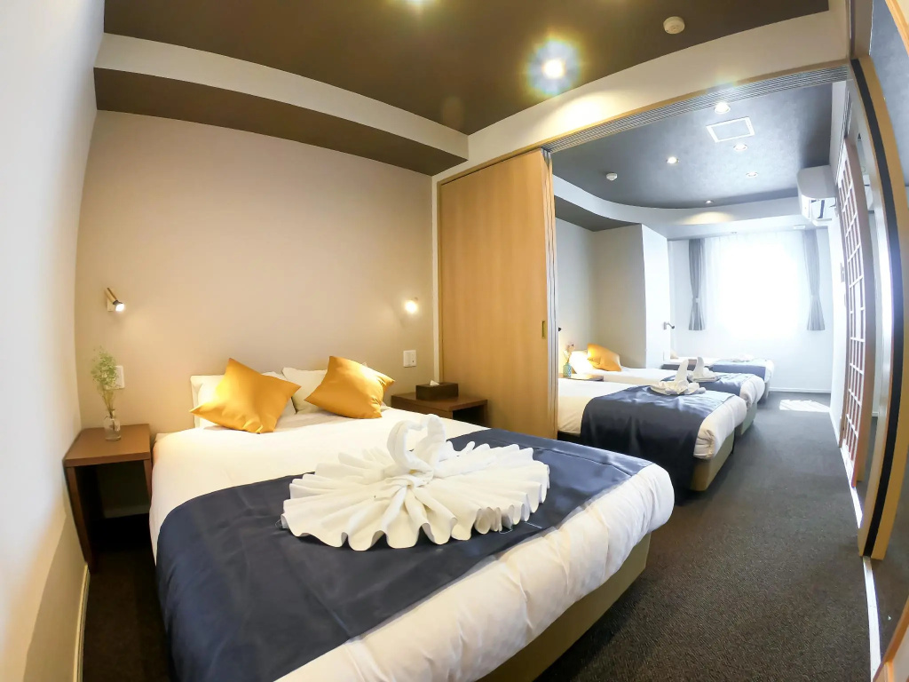 3 Bedrooms Apartment