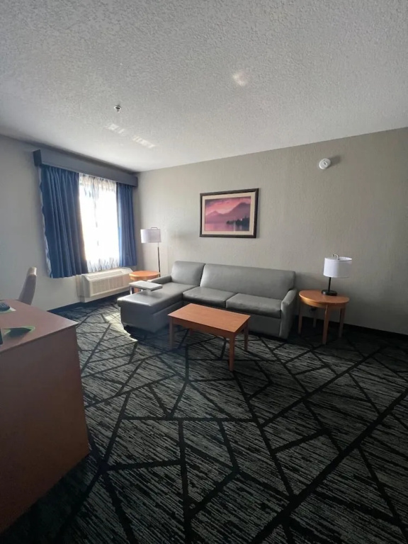 La Quinta Inn & Suites by Wyndham Alvarado - Chambres