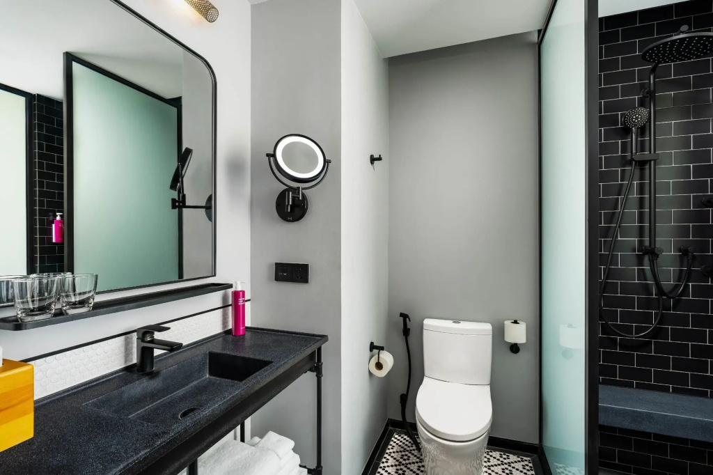 Отель Moxy Bangkok Ratchaprasong в Бангкоке