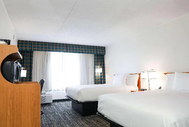 Ramada by Wyndham Cumberland Downtown - Chambres