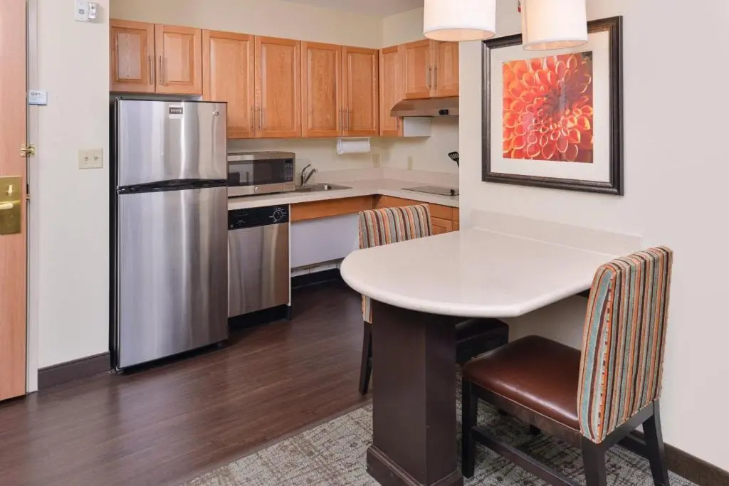 Staybridge Suites O'Fallon Chesterfield by IHG - Chambres
