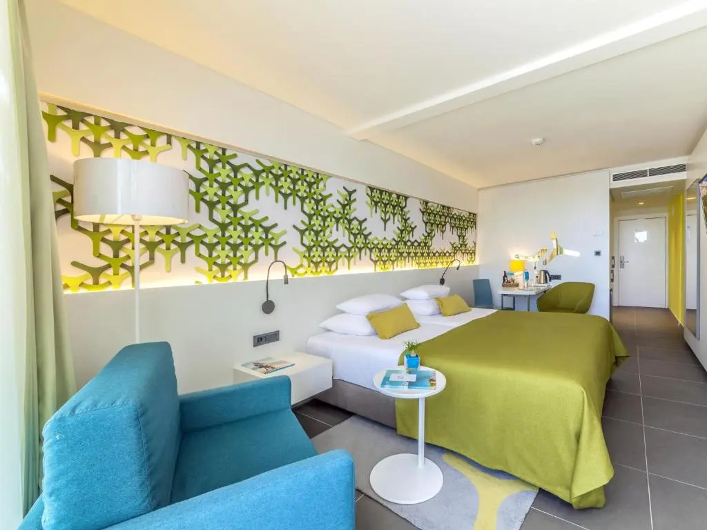 Superior Double room with balcony (full double bed)