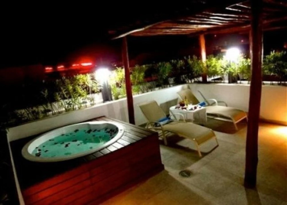 In 21 Trendy Condo *free Wi-fi Internet *penthouse & Jacuzzi 2 Bedroom Apts