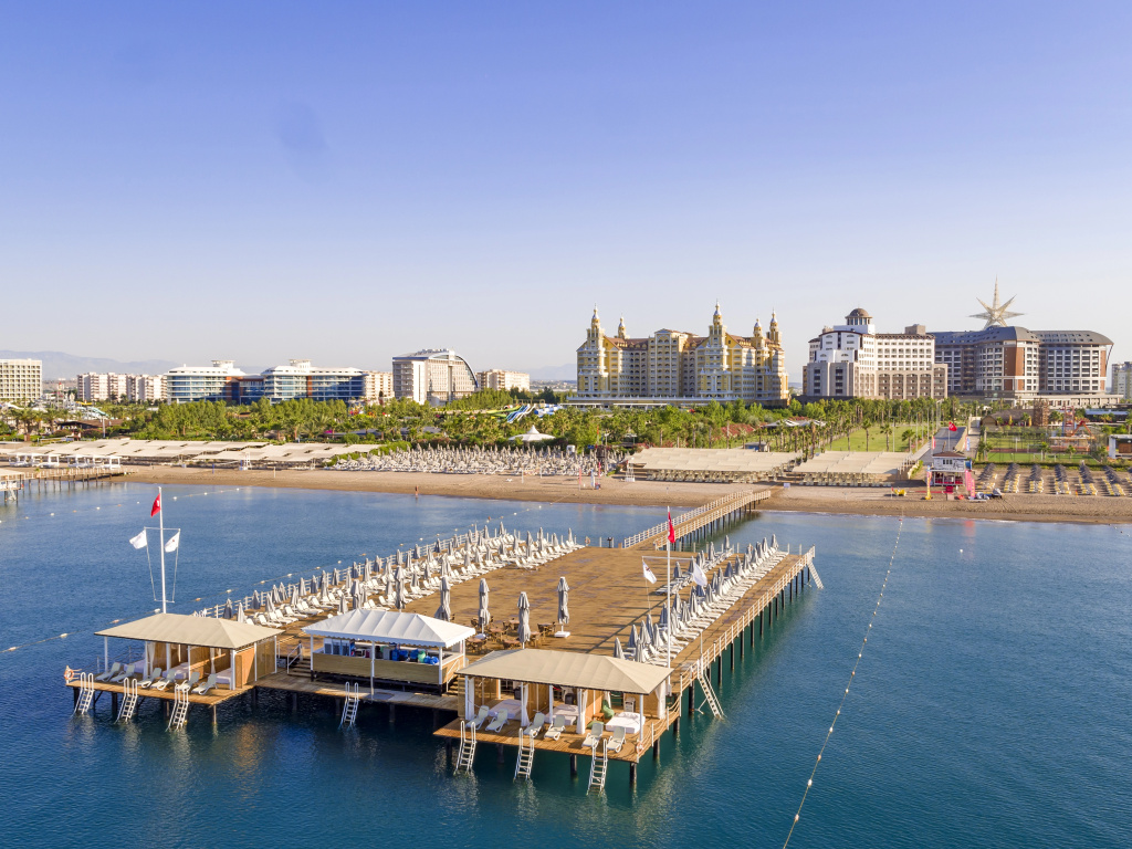 Beach & Waterfront