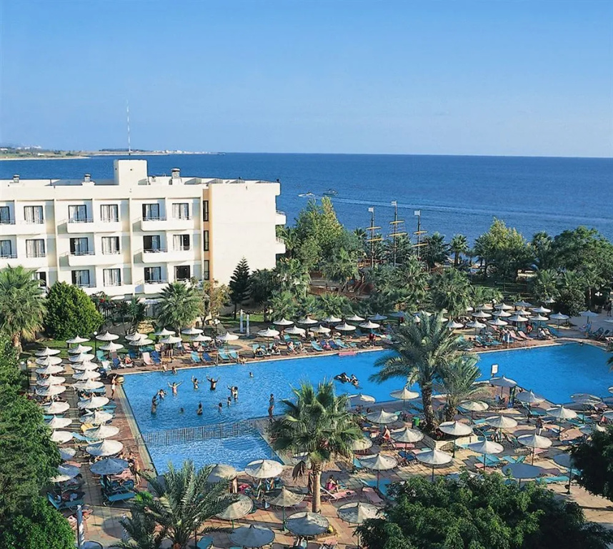 Louis Phaethon Beach Club - фото 27