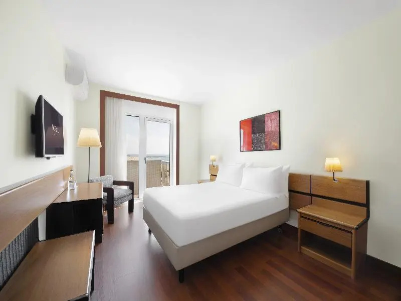 Deluxe Double room with balcony and with sea view (full double bed)
