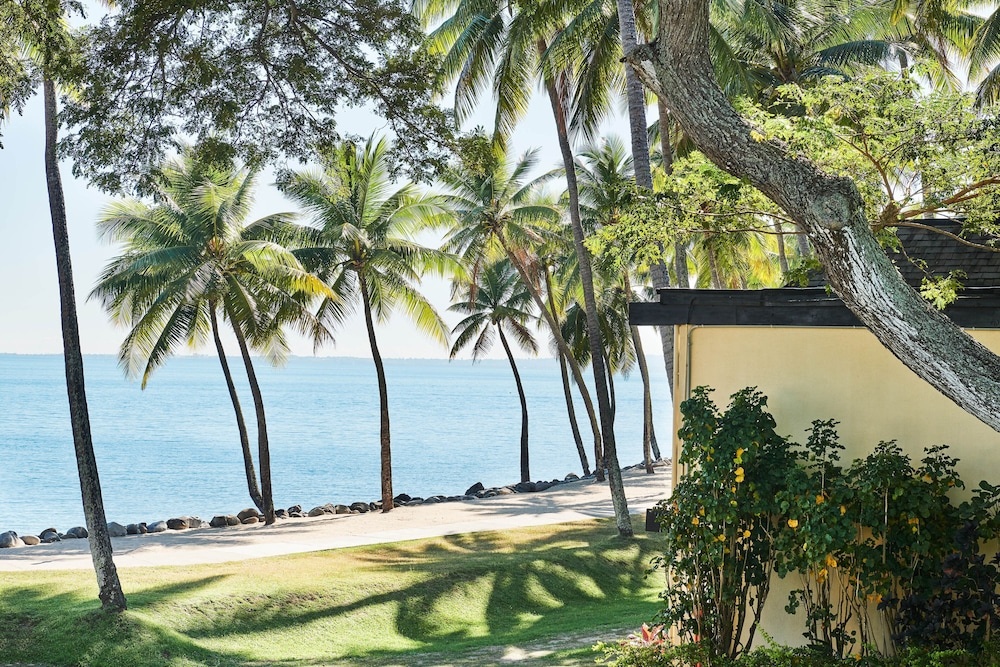 Standard Quadruple room oceanfront