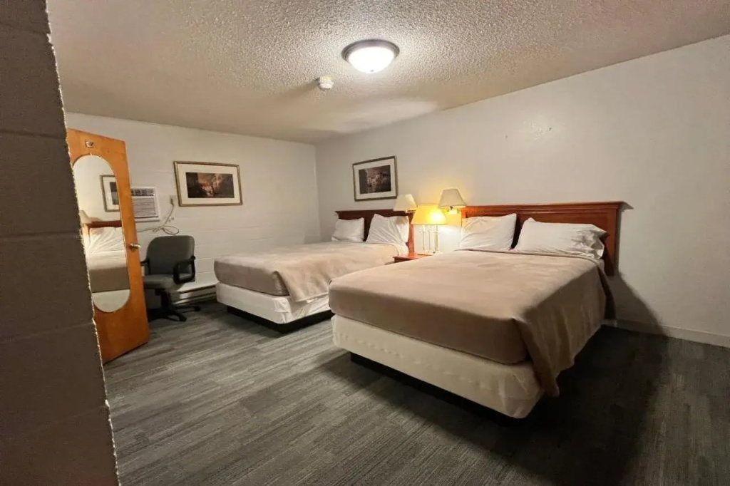 Hotel Prairie Winds Carthage Keokuk Hwy 136