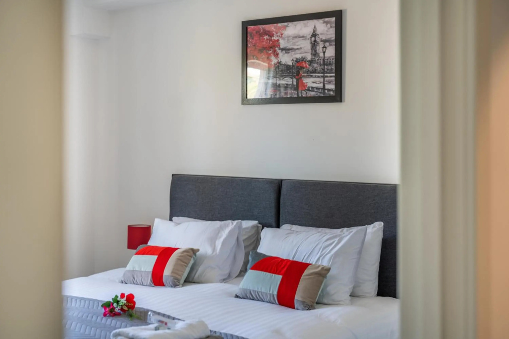 Ash View Place 3 -heathrow - Thorpe Park - Free Parking