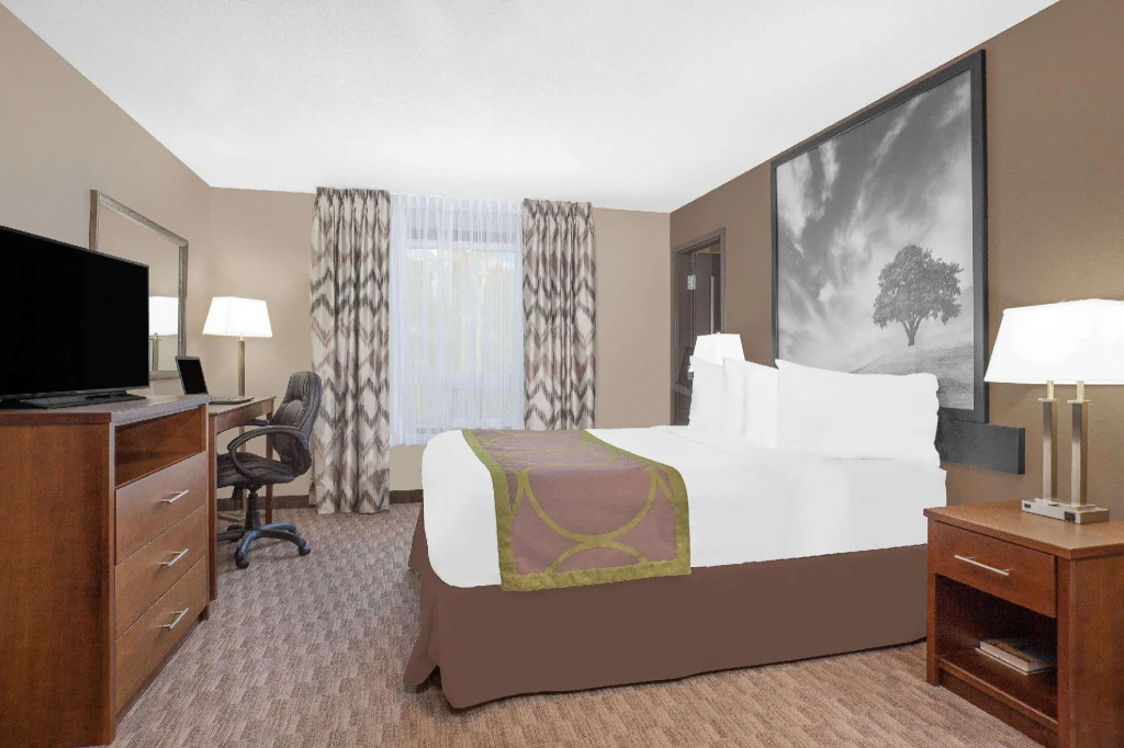 Double Suite (full double bed)