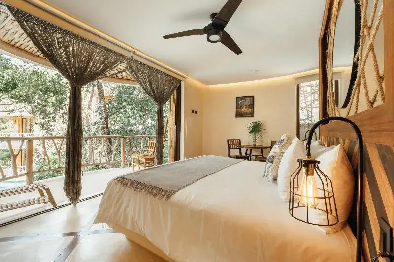 Standard Double room with pool view (full double bed)